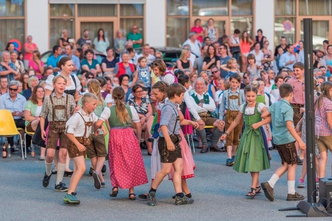 Projekt „Volkskultur macht Schule“ belebt die Gemeinden