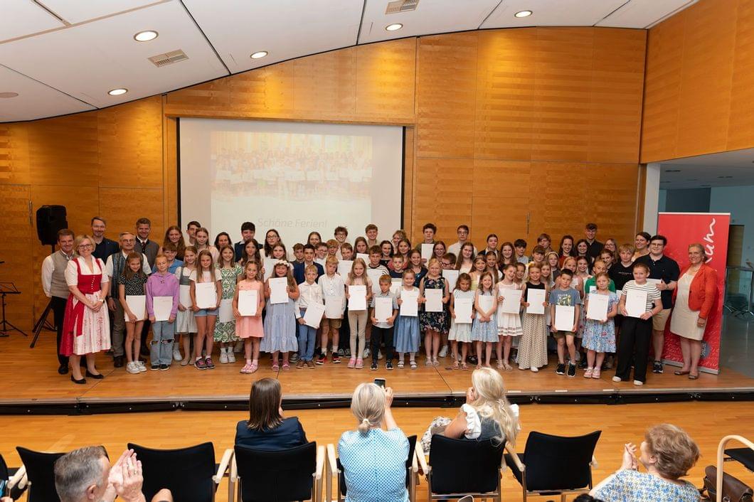 Urkundenverleihung des Musikum Grödig 2025